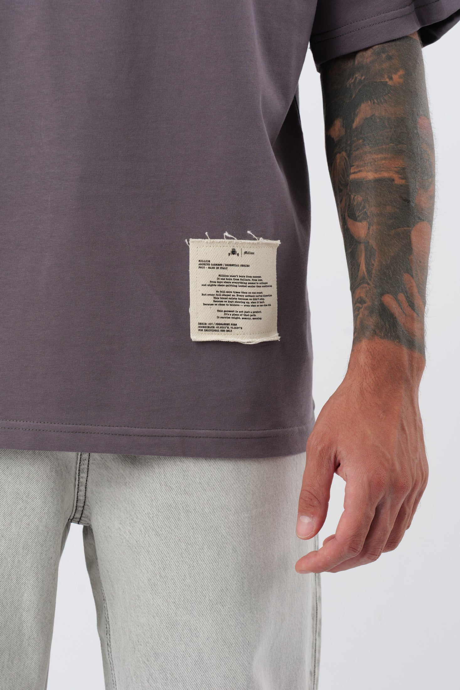 Tee "Archive" Cinza