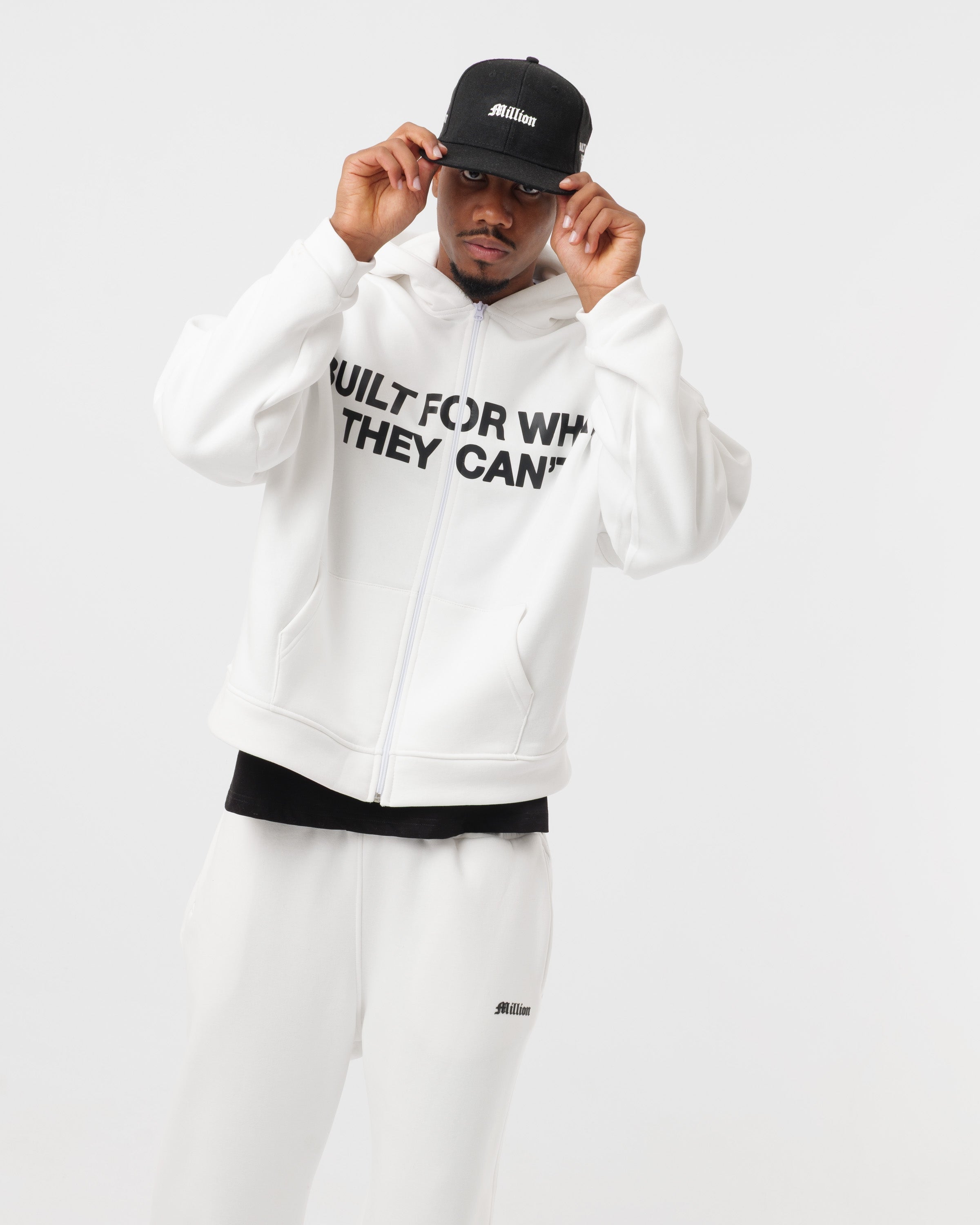 Tracksuit Built Cream