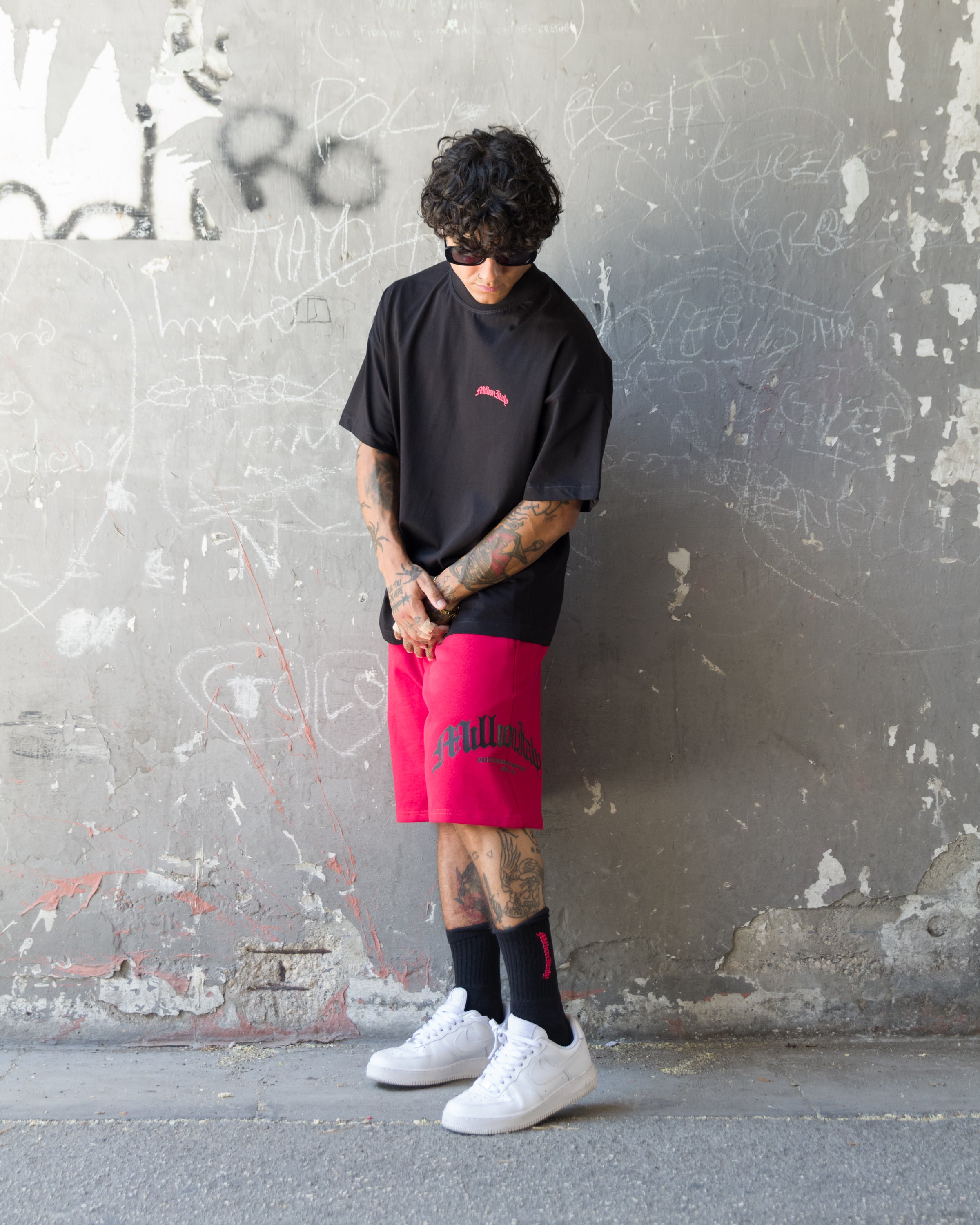 Black Arch Logo Red T-Shirt