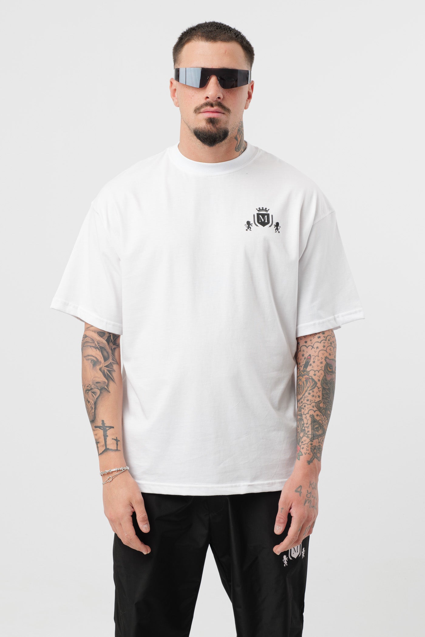 T-Shirt Branca com Logótipo Preto