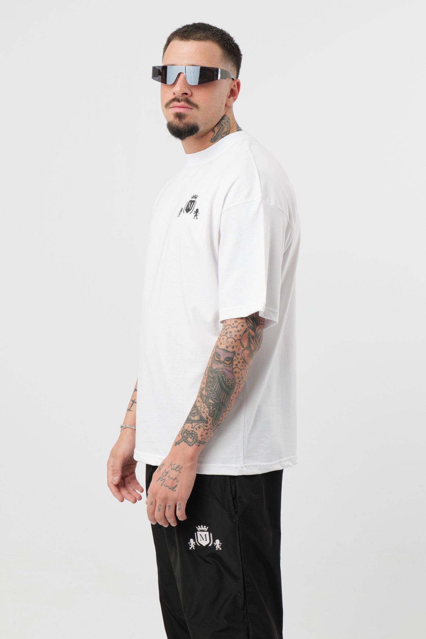 T-Shirt Branca com Logótipo Preto